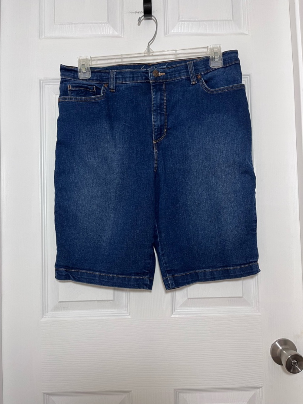 Gloria Vanderbilt Navy Blue Denim Jean Bermuda Shorts